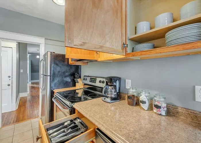 Historic First Floor Unit In Shaw Community Stl 1E