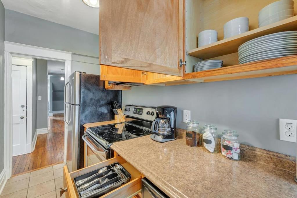 Historic First Floor Unit In Shaw Community Stl 1e Hébergement de vacances *